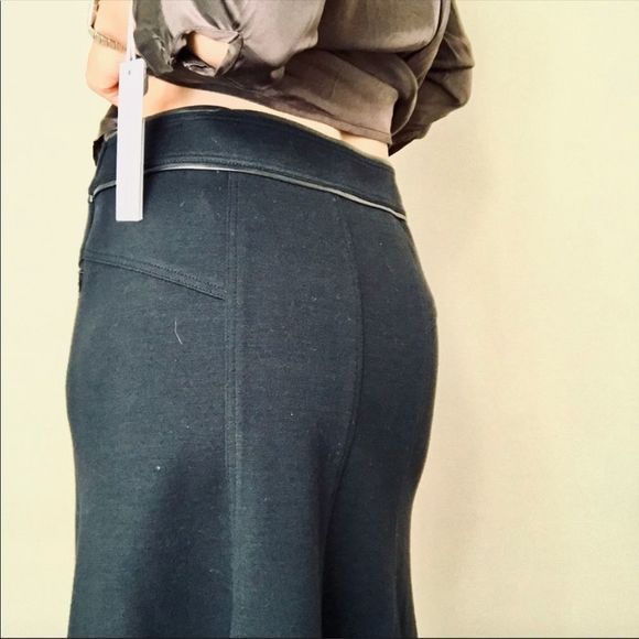 ✨BCBG MaxAzria✨Classy Skirt🌸 - Picture 3 of 7